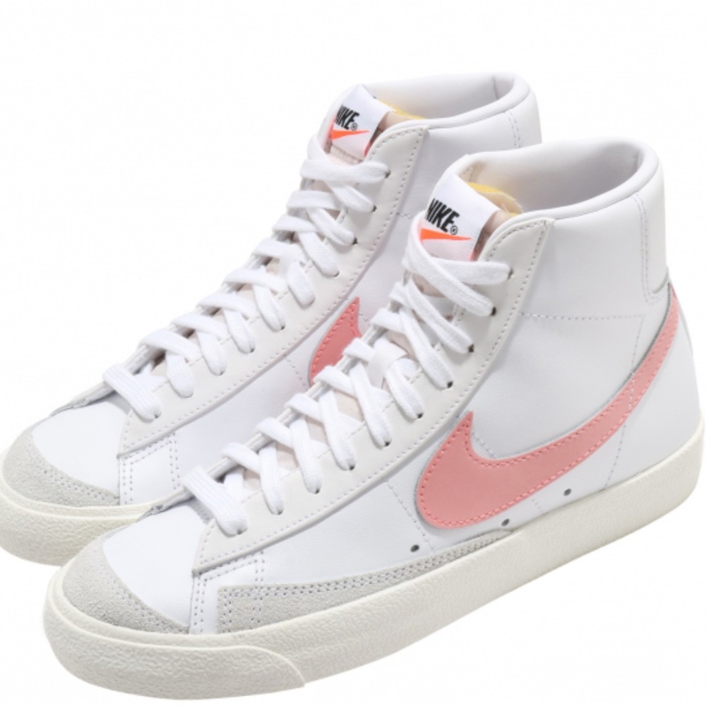 Nike Women's White and Pink Sneakers